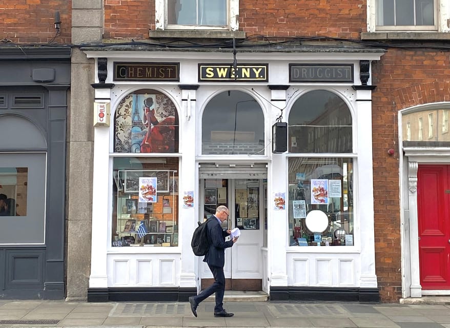Dublin: Literary Walking Tour - Wilde, Yeats & Joyce - Meeting Point at the Wolfe Tone Statue, and How the Walk Stays Manageable