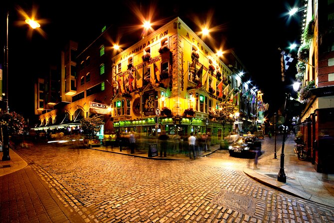 Dublin Live Guided Panoramic Open-Top Night Bus Tour - St Stephen’s Green and Molly Malone: the Photo-Ready Pause