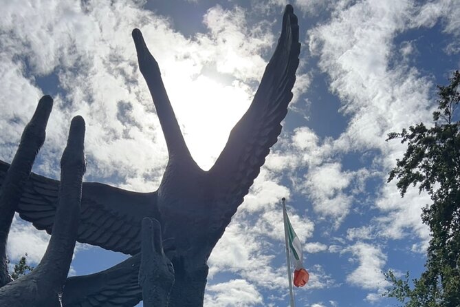 Dublin Mythology and Folklore Tour with Irish Stories and Legends - Stop 3: Grattan Bridge and the Seahorse Lamps
