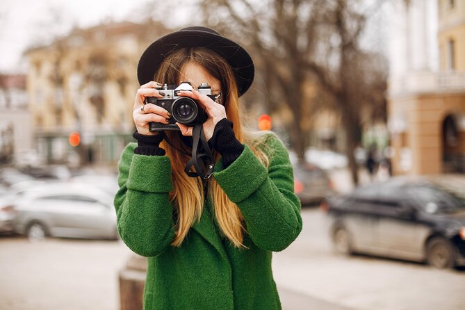 Dublin: Personal Photographer- Travel Photography Experience - St. Stephen’s Green Park: Switching From Street Energy to Soft Green