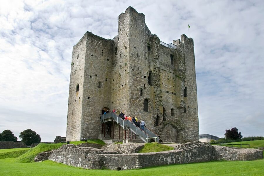 Dublin: Private Boyne Valley and Trim Castle Day Tour - Trim Castle interiors: spiral staircases and De Lacy stronghold rooms