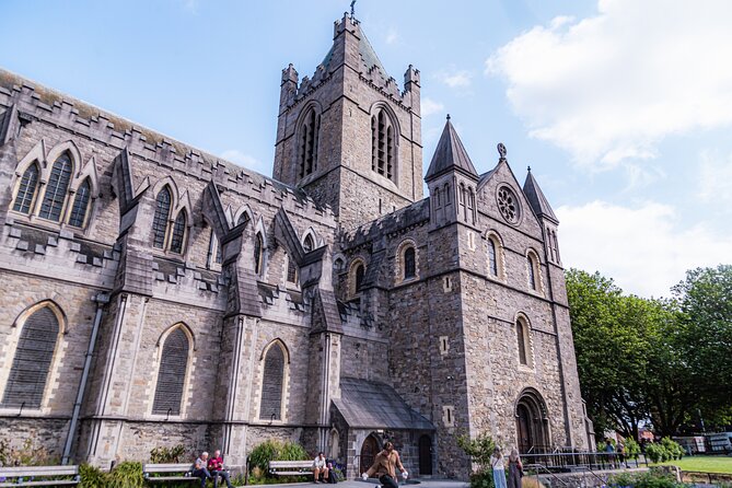 Dublin: Private Chauffeur Tour - Temple Bar and the “snack break” reality check