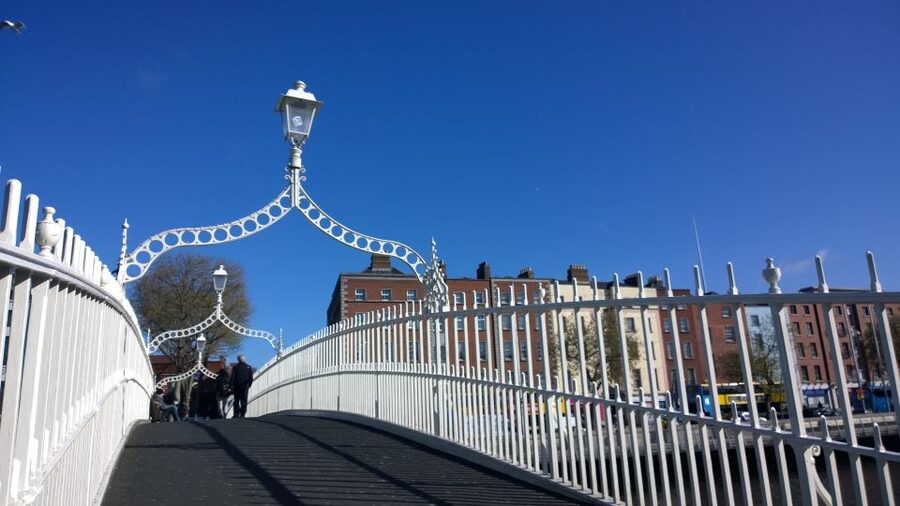 Dublin: Private City Tour in German - Trinity College on your route, and what to do about access