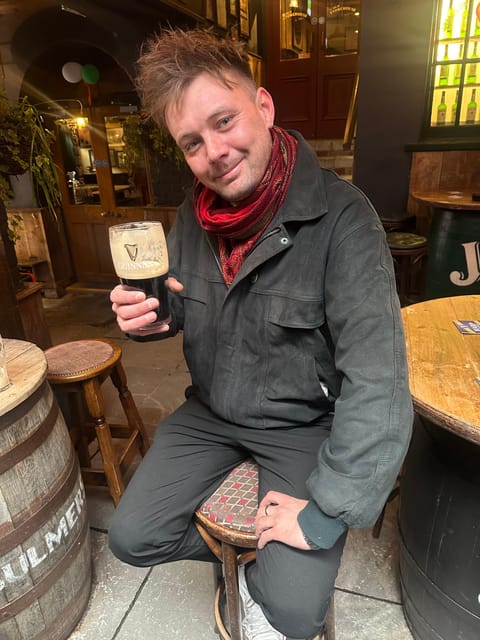 Dublin: Pub Tour. Pour The Perfect Guinness, Whiskey & Music - Stop 8: The final hour at The Cobblestone with beer, spirits, wine, and music