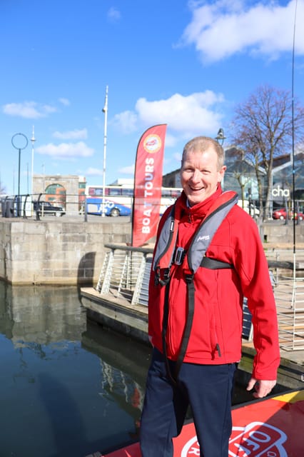 Dublin: River Liffey Sightseeing Cruise - Comfort and Getting Ready: All-Weather Boat, Easy Flow