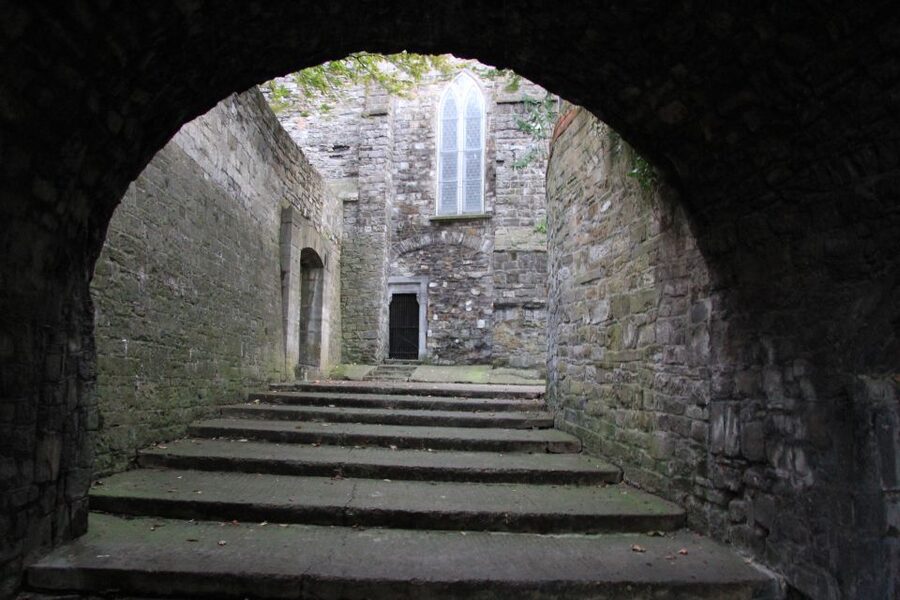 Dublin's Haunted History Walking Tour - COBBLESTONES, ALLEYS, AND CHURCHYARD ENERGY: Why the Route Matters
