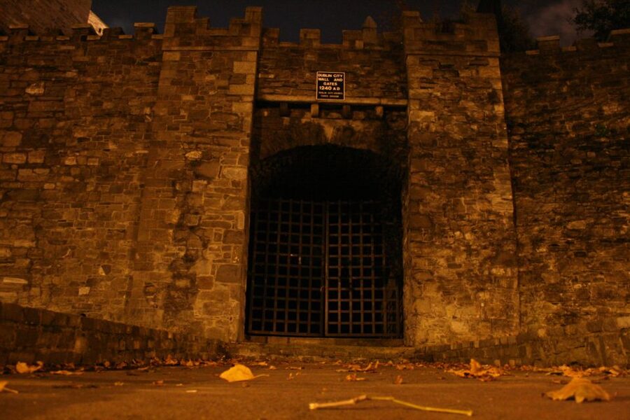 Dublin's Haunted History Walking Tour - The Dolocher Period: Street-Level Fear, Not Just Big Legends
