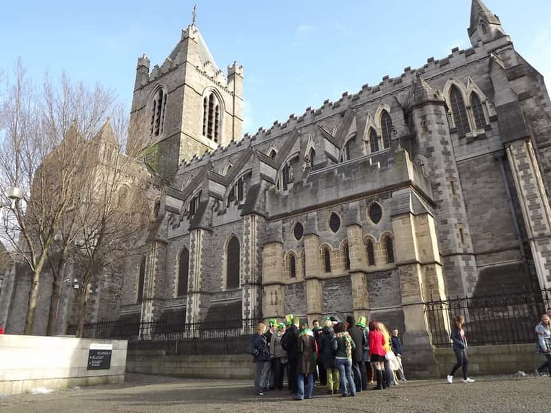 Dublin: Sightseeing Walking Tour in German - City Hall, Henry & Moore Streets, and the feel of official Dublin