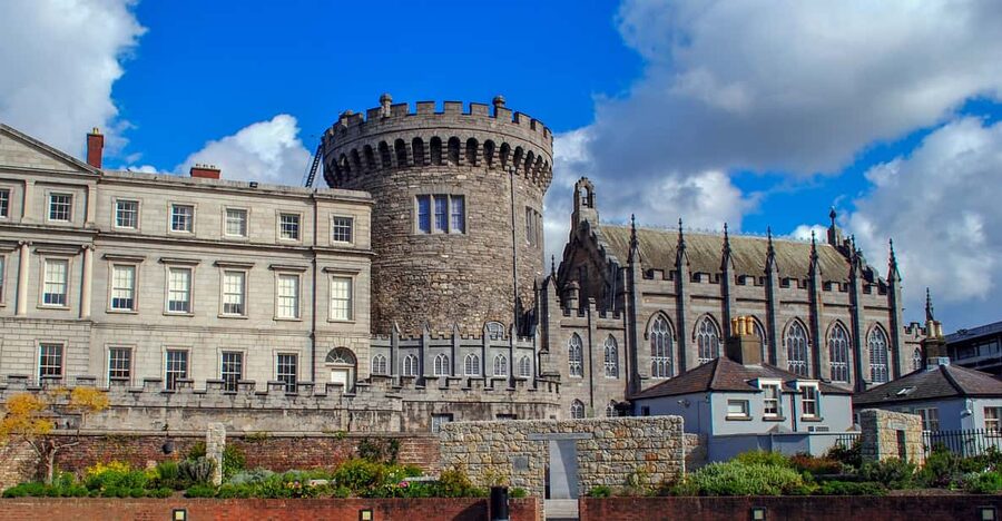 Dublin: St Patrick's, Book of Kells, and Dublin Castle Tour - Dublin Castle’s 13th-century presence and the gardens you can feel