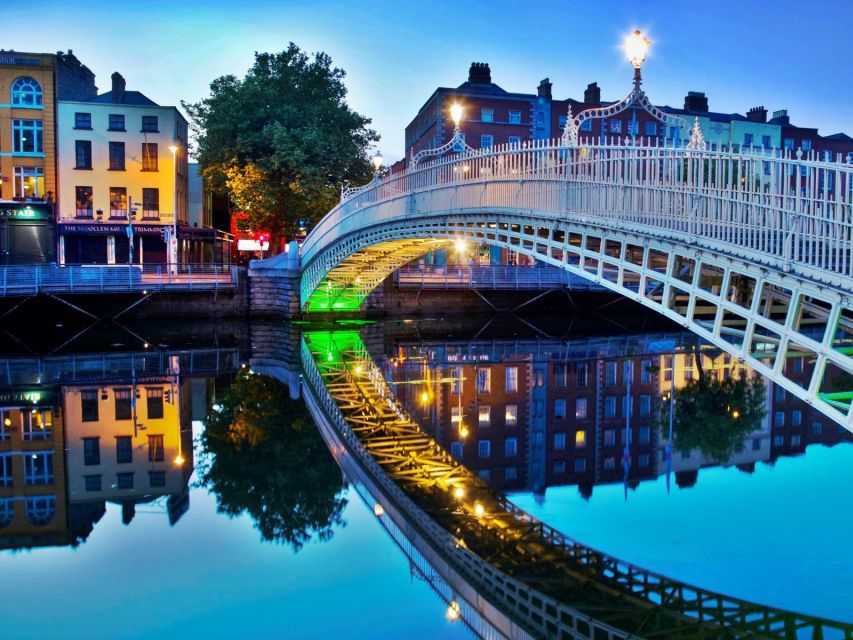 Dublin Temple Bar Night Tour - Temple Bar at night: the icon, minus the guesswork