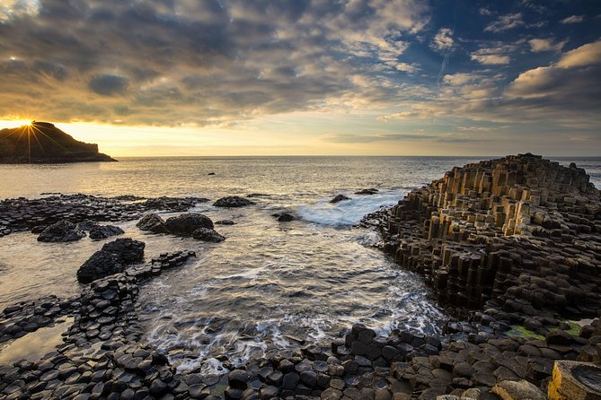 Dublin to Dunluce Castle, Giant's Causeway, Dark Hedges & Belfast - Belfast City Hall: one hour to learn the city’s layers