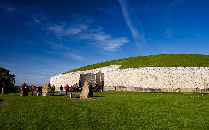 Dublin to Newgrange, Monasterboice Small Group Guided Tours - Start at Molly Malone, then let the Boyne Valley set the mood