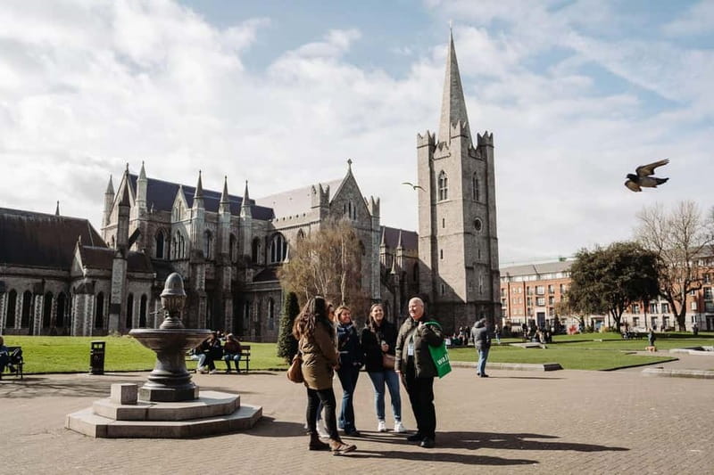 Dublin: Trinity College, Castle, Guinness and Whiskey Tour - A Perfect Dublin Highlights Mix, Trained on the Big Names