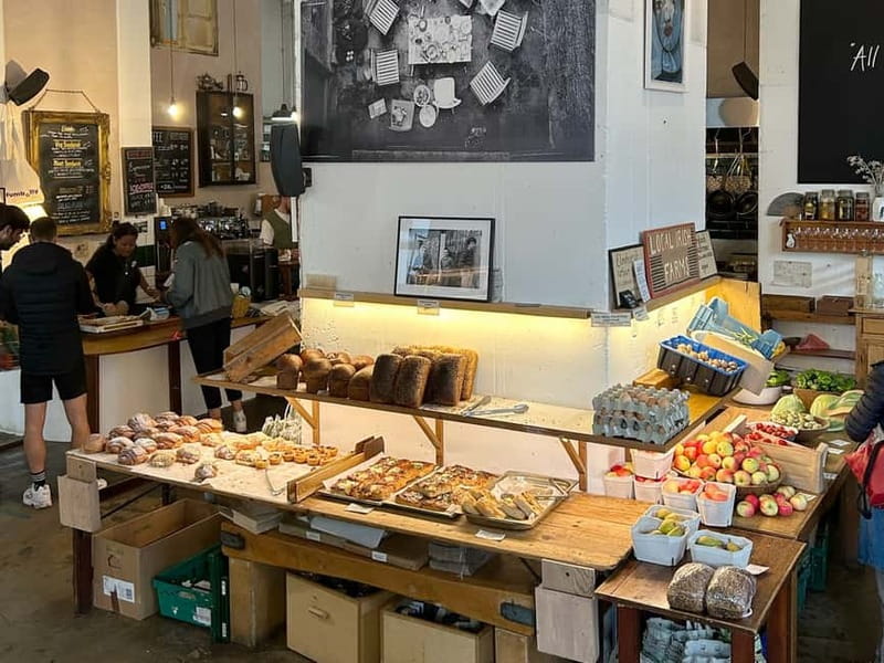 Dublin: Walking Tour for Foodies with Tastings - Toasties and Pizza: The First Big Mood Shift