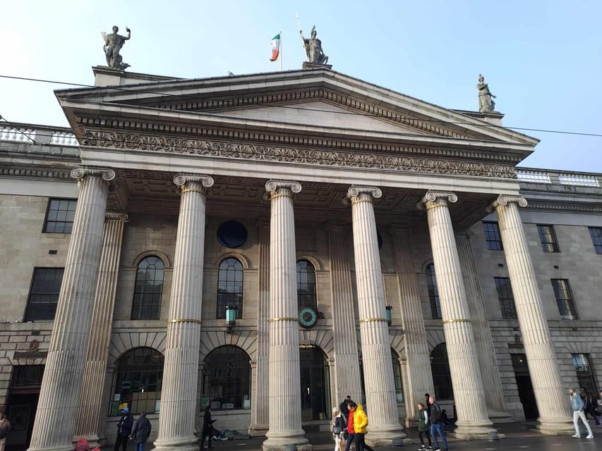 Dublin Walking Tour: Top 10 highlights - Temple Bar district: culture you can feel on the pavement