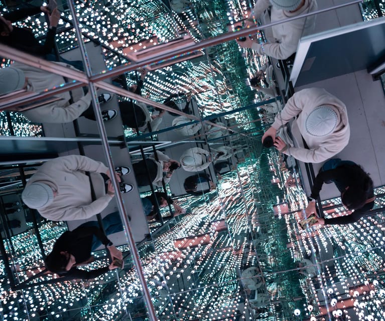 Dublin: World of Illusion Entry Ticket - Infinity mirrors: the fastest way to get a wow photo