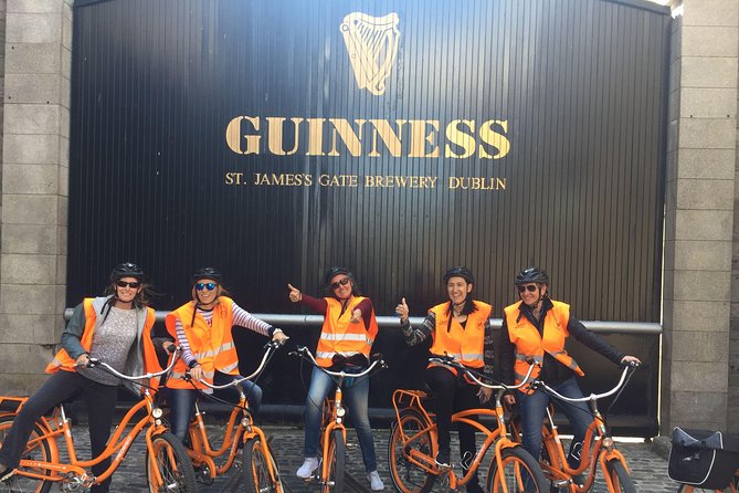 E-Bike & Bike Tour with a Local Guide in Dublin - Dublin Castle Grounds: A Classic Stop Without the Ticket Hassle