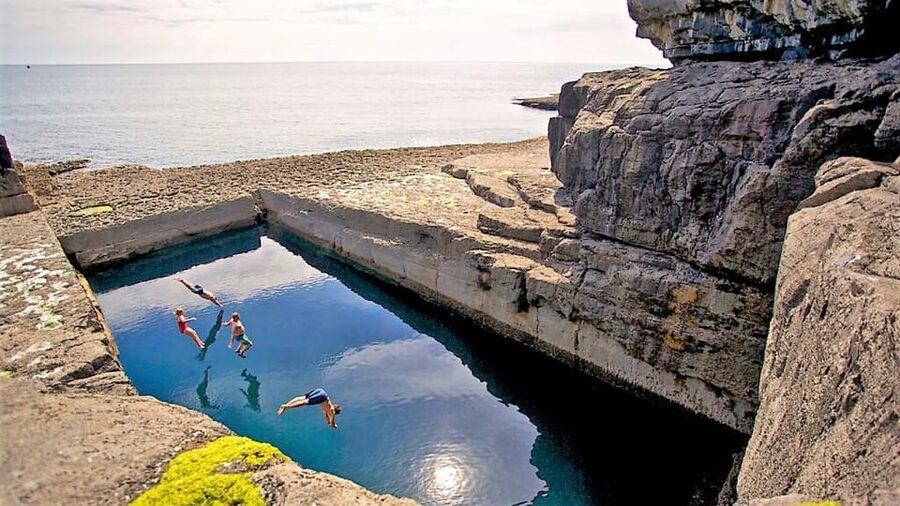 Ebiking on Inishmore island. Aran islands. Self-guided - Starting in Kilronan: your day begins with the bike and the map