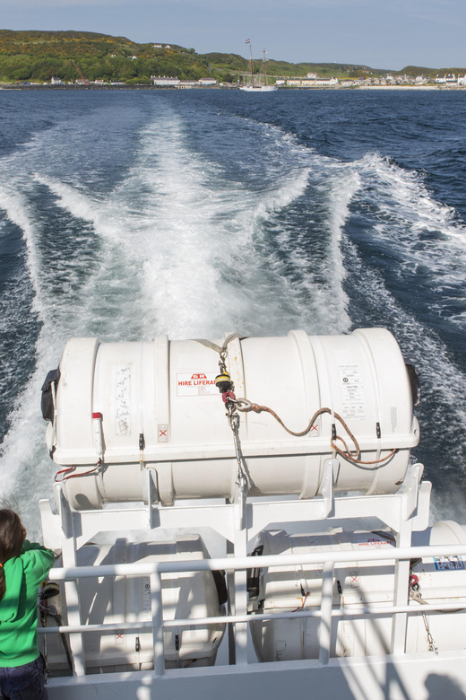 Fastnet Rock Lighthouse direct boat tour-Baltimore.Guided. - Safety and Comfort: Lifejackets and a Skipper Who Calls the Shots
