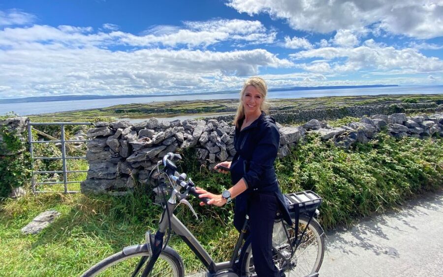 From Doolin: Day Trip to Inisheer with Bike or Bus Tour - Scones, Reserved Seating, and Why the Cafe Stop Matters