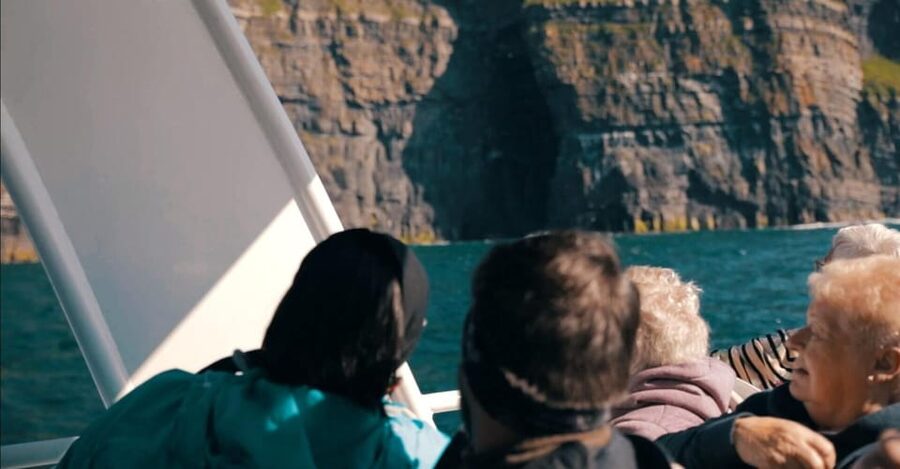 From Dublin: Galway + Cliffs of Moher Boat Cruise in Spanish - A full west-coast day that actually balances city and cliffs
