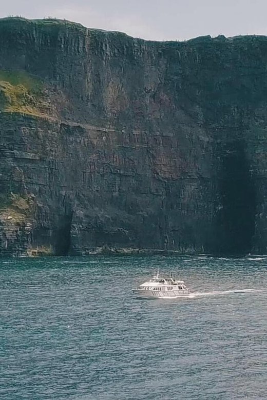 From Dublin: Galway + Cliffs of Moher Boat Cruise in Spanish - Doolin stop: how to use 30 minutes without stress
