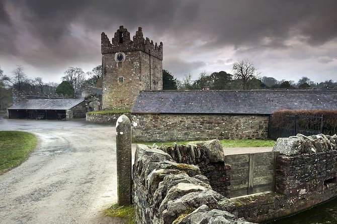 From Dublin: Game of Thrones Winterfell Locations Trek - Castle Ward, Winterfell in Season 1: Cloaks On, Twins and Robb Stark Moments