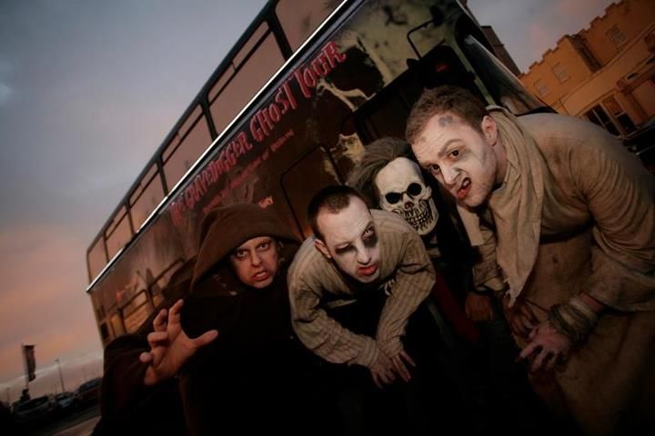 From Dublin: Gravedigger Ghost Bus Tour - Tour guides, comedy, and the element of audience participation