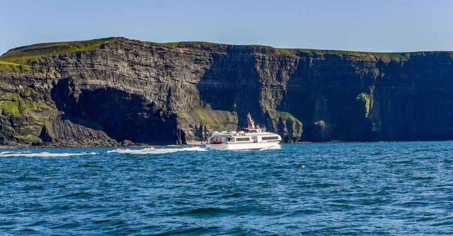 From Galway: Aran Islands & Cliffs of Moher Day Cruise - 4.5 Hours on Inis Mór: beaches, stone forts, and island calm