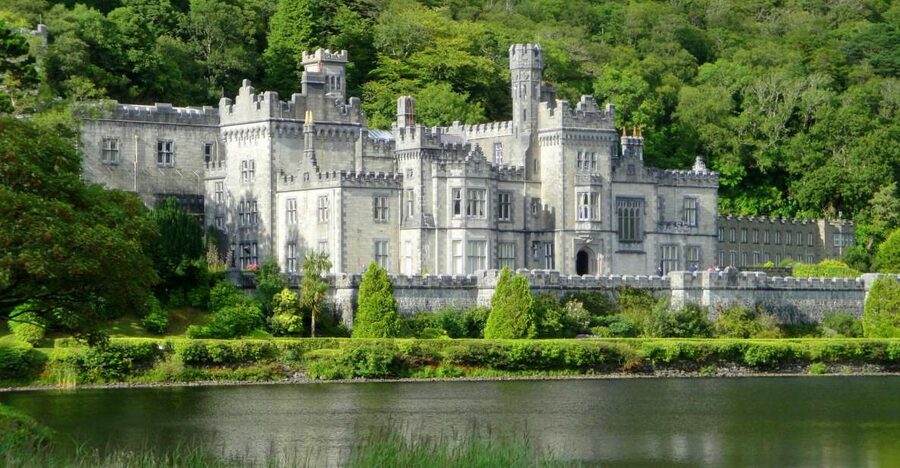 From Galway: Connemara and Kylemore Abbey Day Tour - Getting from Galway: the 09:30 start, the meeting point, and the early sights