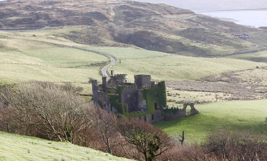 From Galway: Connemara and Kylemore Abbey Day Tour - The main choice: Connemara National Park for hikers and view-chasers