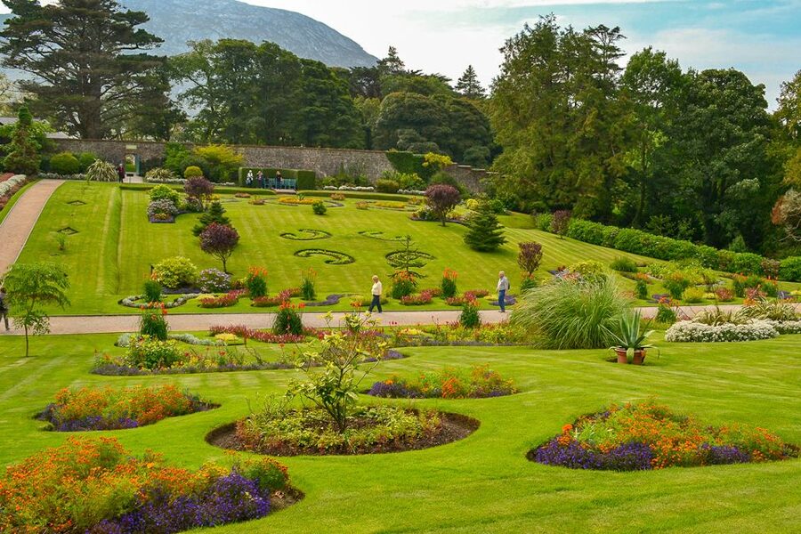 From Galway: Connemara & Kylemore Abbey Full-Day Guided Tour - Connemara National Park, An Spideal, and the coast feel