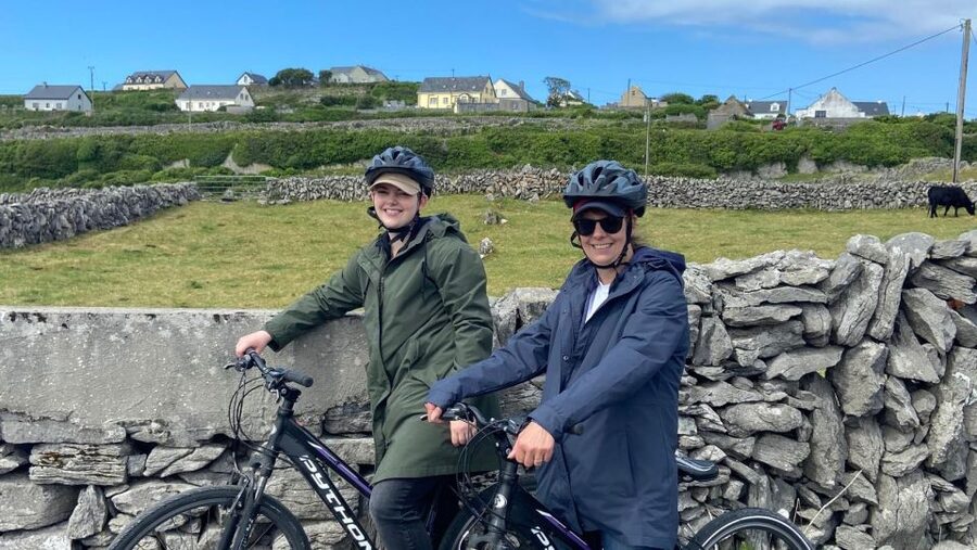 From Galway: Day Trip to Inisheer with Bike or Bus Tour - Getting back to Galway: ferry ride, then wrap-up at the same meeting point