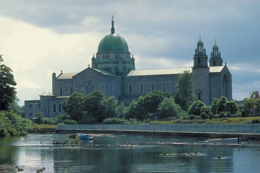 Galway: Best of Galway City & Claddagh Walking Tour - Why Galway is perfect for a guided walking loop
