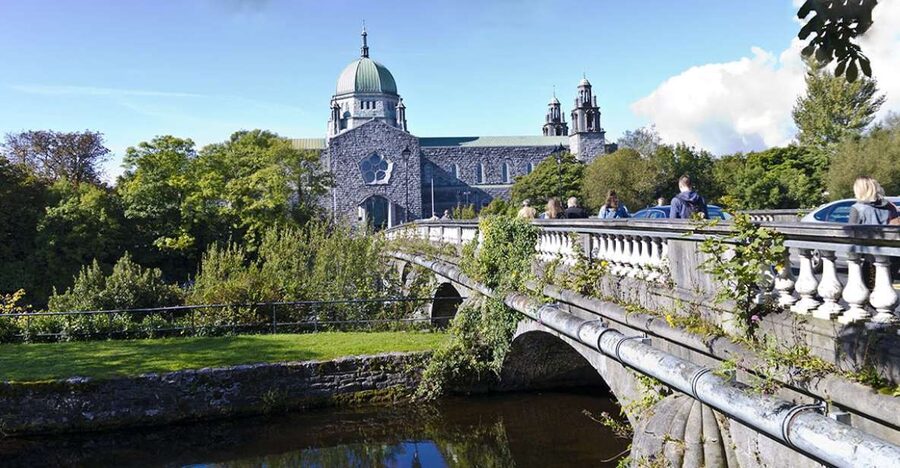 Galway City: Guided 1.5-Hour Walking Tour - Eyre Square start: the Browne Doorway meeting spot