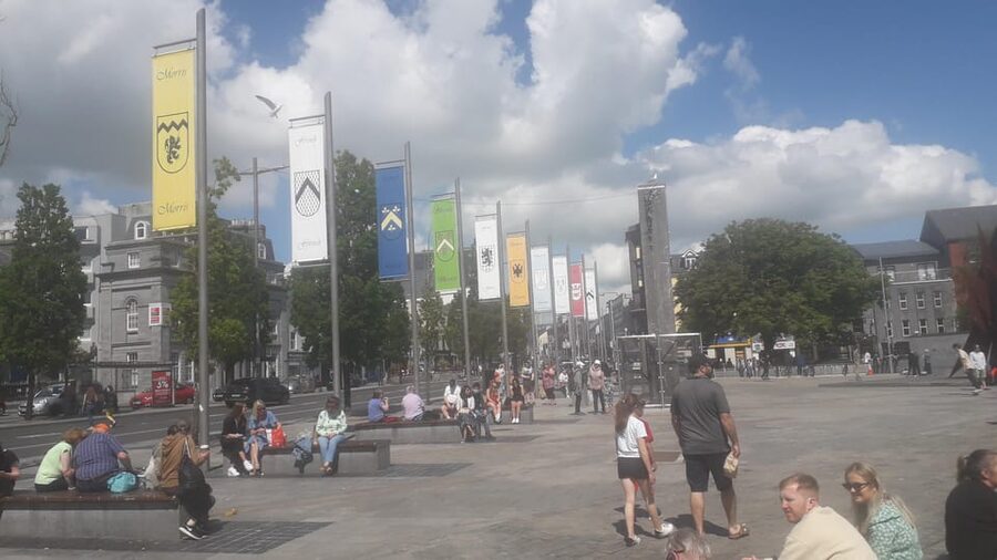 Galway City: Guided walking tour with an expert - Key highlights at a glance