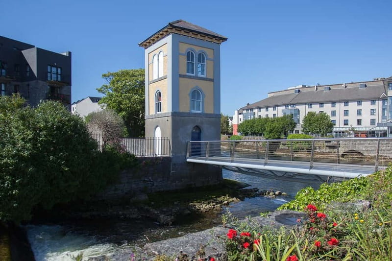 Galway City Walk: Rougues, Rebels and Rakes - Starting at The Hardiman and Getting Oriented at Eyre Square