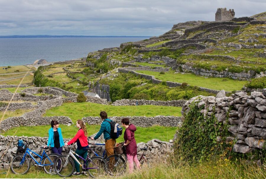 Galway: Cliffs Cruise, Aran Islands & Connemara Day Tour - Ferry to Inis Oirr: 3 hours on the smallest Aran Island