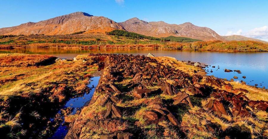 Galway, Cliffs of Moher & Connemara: 2-Day Combo Tour - Glengowla family farm, sheepdog demos, and the seasonal swap