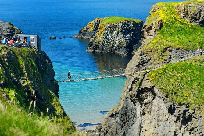 Giant's Causeway Custom Tailored Award Winning Private Tour. - The real schedule: 10 to 12 hours, with more driving than you expect