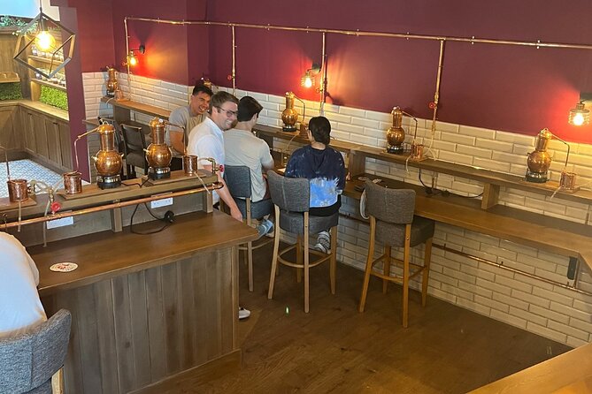 Gin-Maker's Tasting & Tour - The gin tasting plus G&T: learning by drinking, in the best way