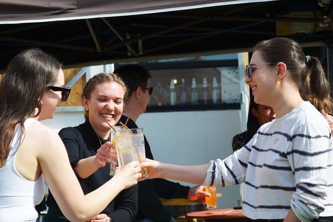 Gin Tasting Masterclass In Stillgarden Distillery - The first moments: welcome drink and how the session flows