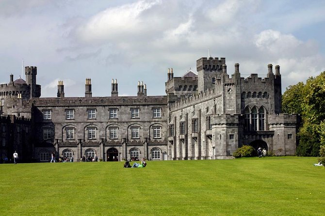 Glendalough Day Tour from Dublin: Including Kilkenny City - The morning departure from Dublin: what you get before the countryside