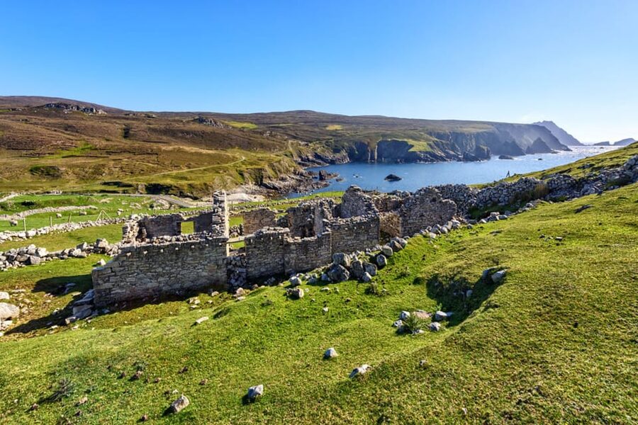 Gweedore: Guided eBike Tour - Bad Eddie shipwreck: a coast stop with a real story