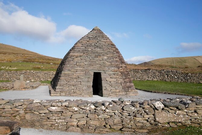 Half Day Private Tour to Dingle Peninsula and Slea Head - From The Tracks to Your Van: Meeting Billy Kavanagh in Dingle