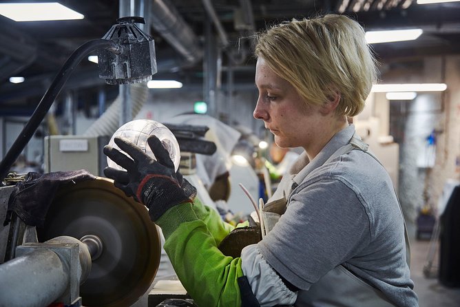 House of Waterford Crystal Guided Factory Tour - Crystal Café: grab food with seasonal Irish sourcing