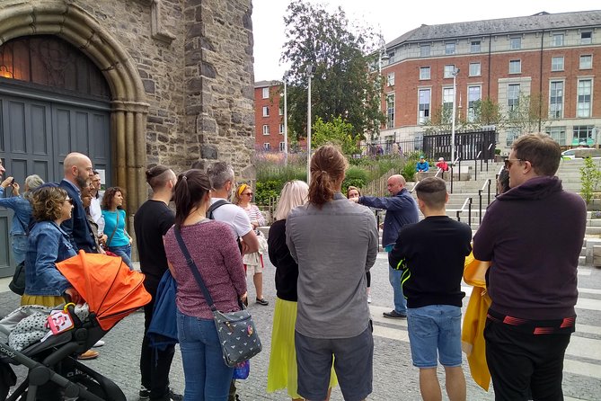 In Our Shoes Dublin Walking Tour - Why the guide’s storytelling style is the main attraction