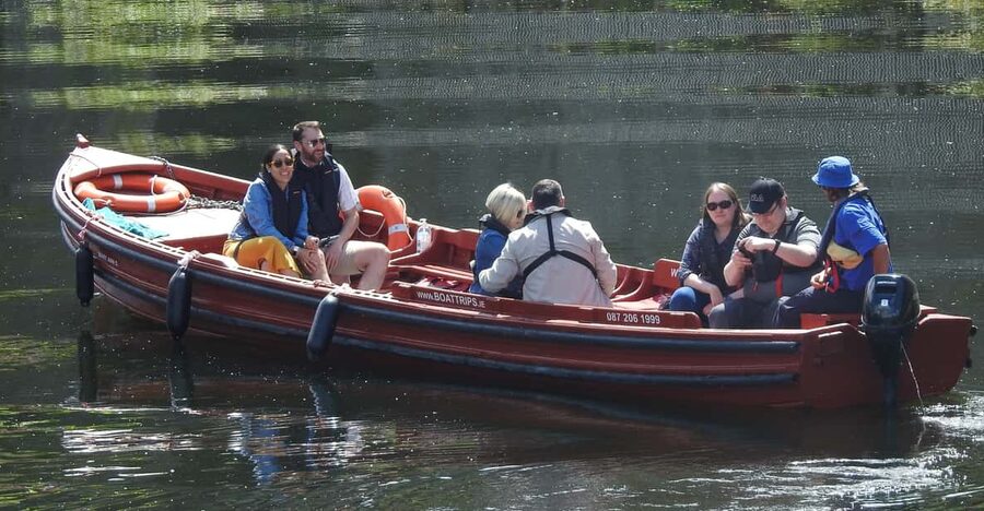 Kilkenny: Guided City Boat Tour with Kilkenny Castle Views - Finding Canal Square and Boarding at BoatTrips.ie