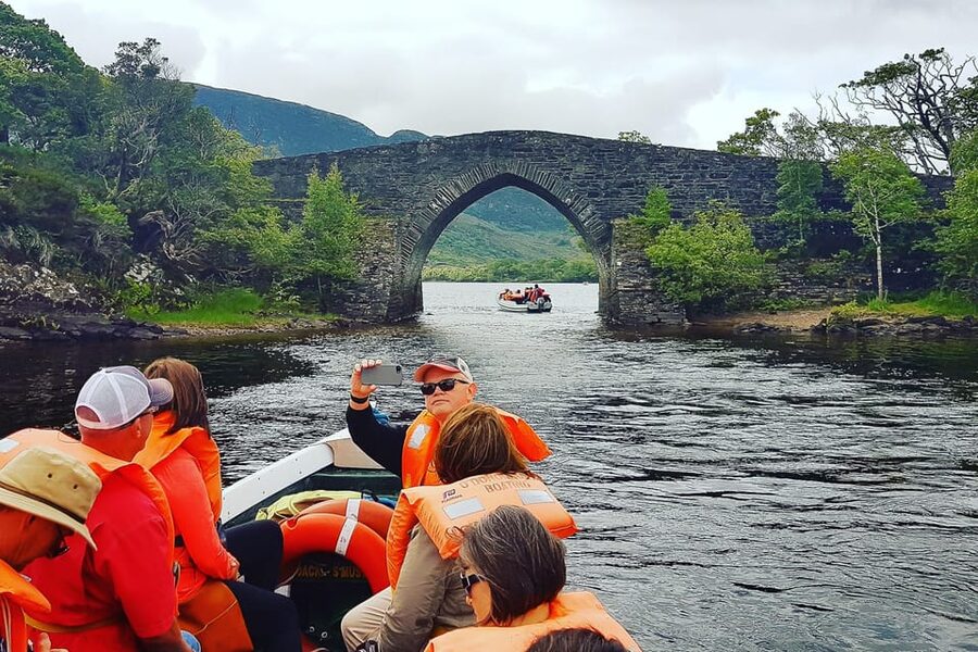 Killarney: Gap of Dunloe Pony, Trap & Traditional Boat Tour - Meeting at Ross Castle, then getting routed the easy way