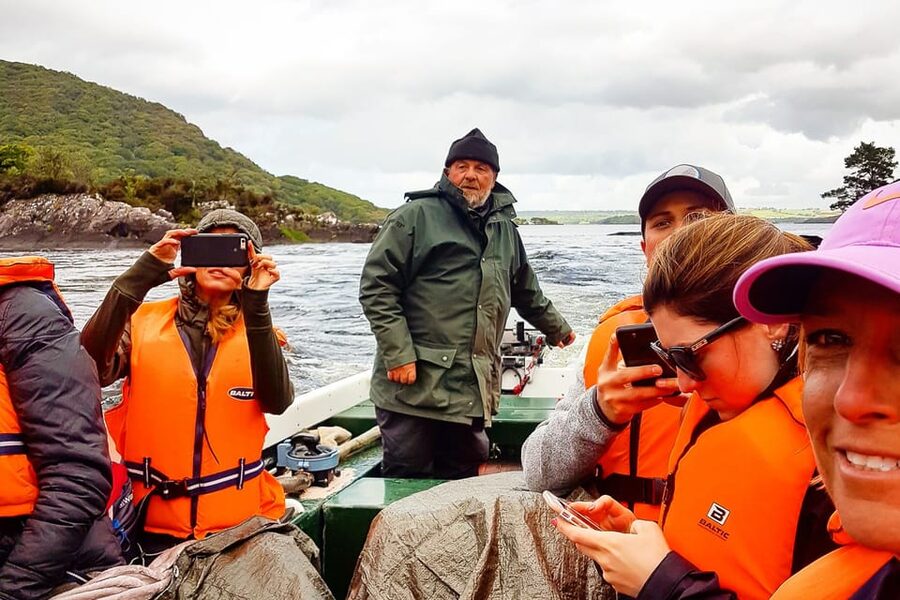 Killarney: Gap of Dunloe Pony, Trap & Traditional Boat Tour - Lord Brandon’s Cottage: snack time, lunch reality, and photo pauses